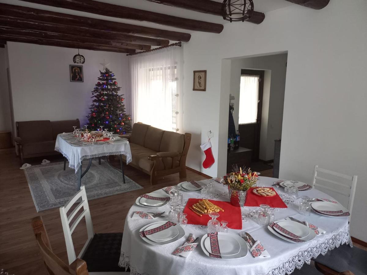 Casuta Din Deal Targu Neamt Exterior photo