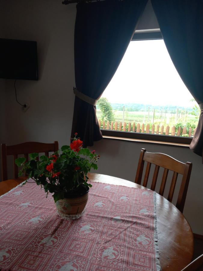 Casuta Din Deal Targu Neamt Exterior photo