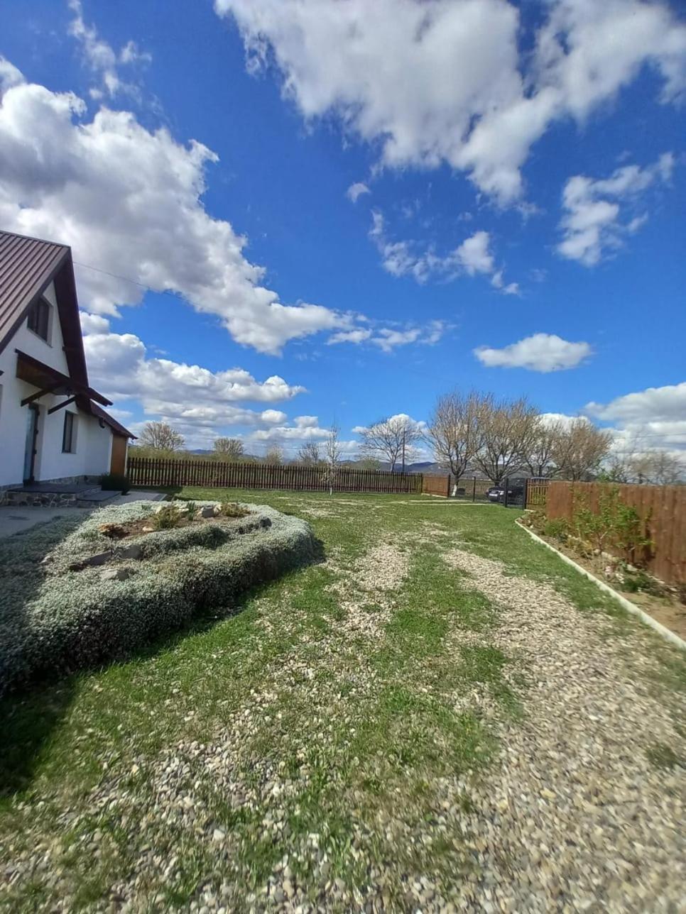 Casuta Din Deal Targu Neamt Exterior photo