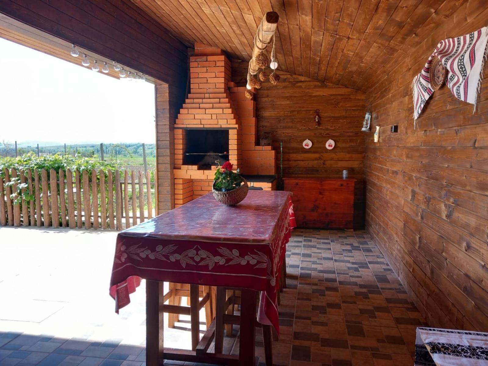 Casuta Din Deal Targu Neamt Exterior photo